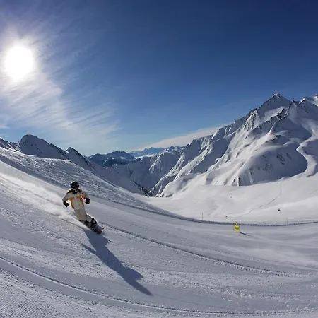 Daire Modern In At Bus Stop